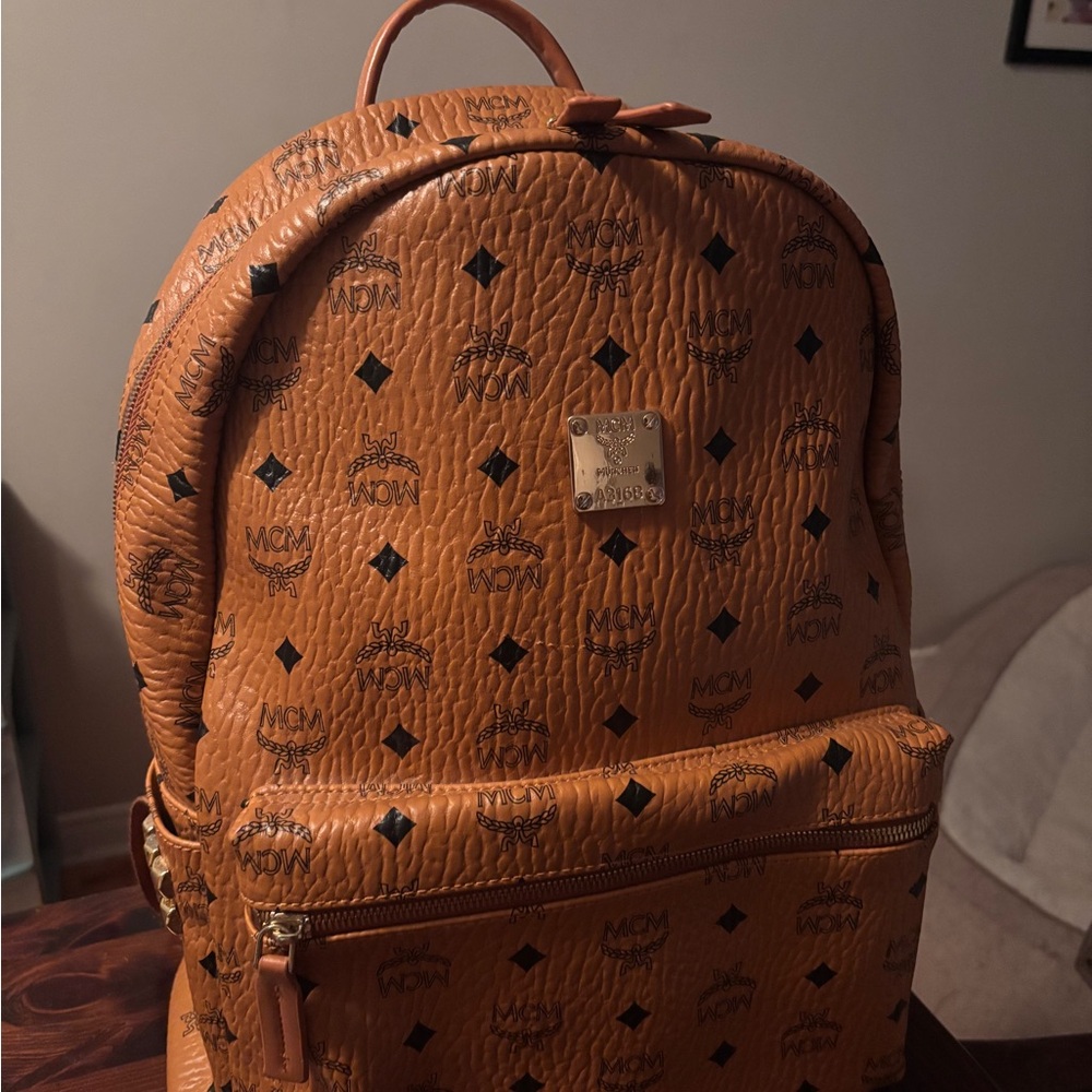 MCM Vibrant Orange Logo Backpack - Picture 2 of 8